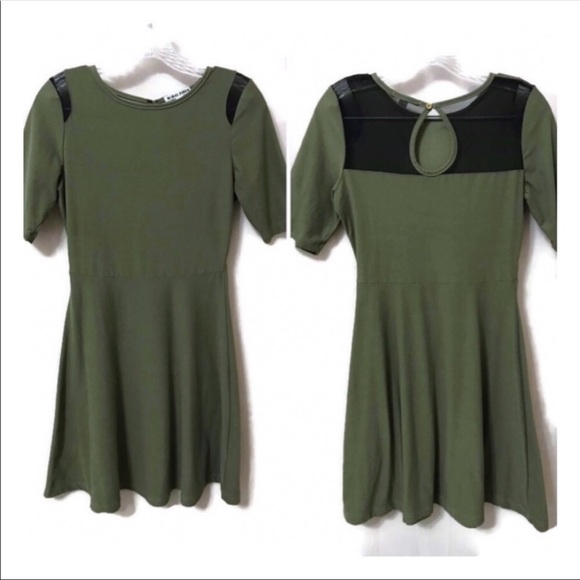 Moral Fiber Dresses & Skirts - 🌼 3/$18 🌼 MORAL FIBER FIT & FLARE Short Sleeve D